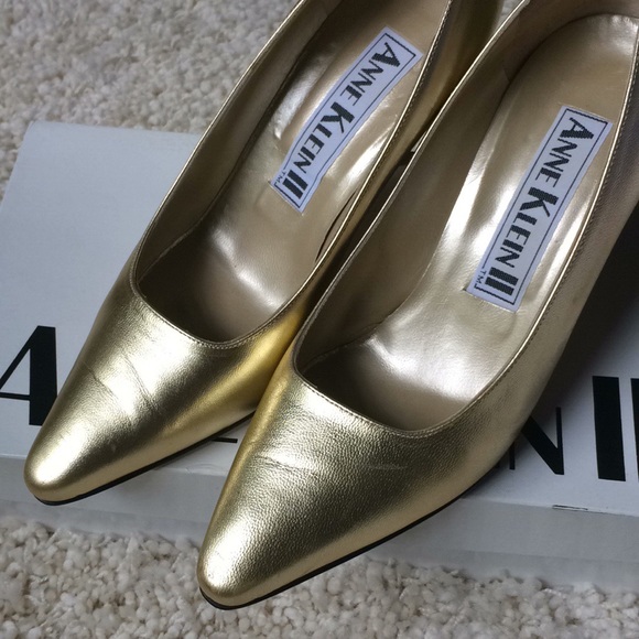 Anne Klein Gold Leather Heels - Picture 2 of 8